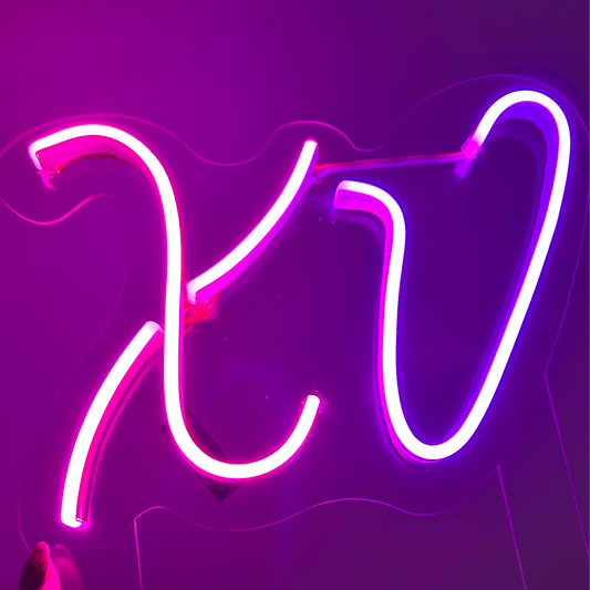 Vela de Neón Flex "XV" para pastel de cumpleaños variedad de colores - Lumina Ideas