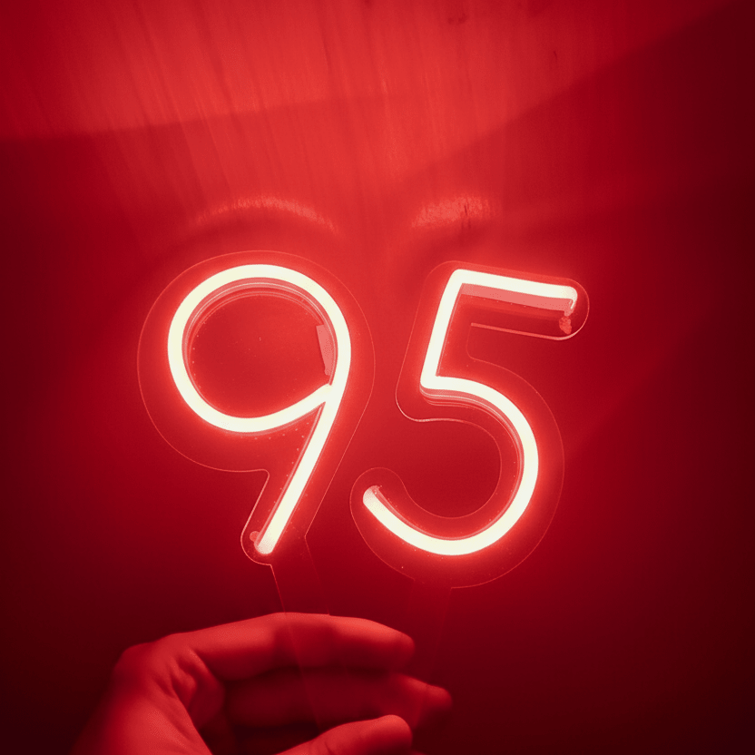 Vela Neón Flex Número "9" Premium color rojo Lumina Ideas