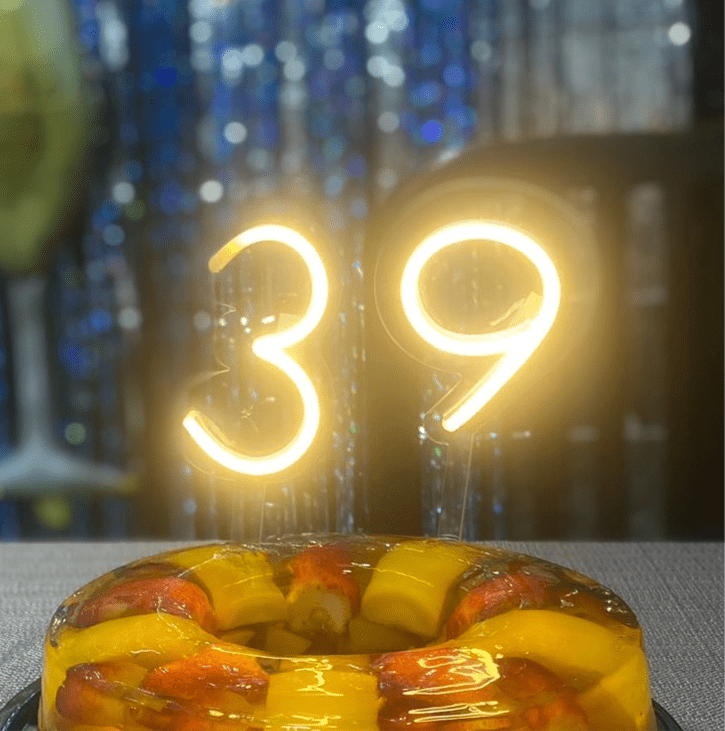 Vela Neón Flex “9” para pastel de cumpleaños variedad de colores - Lumina Ideas